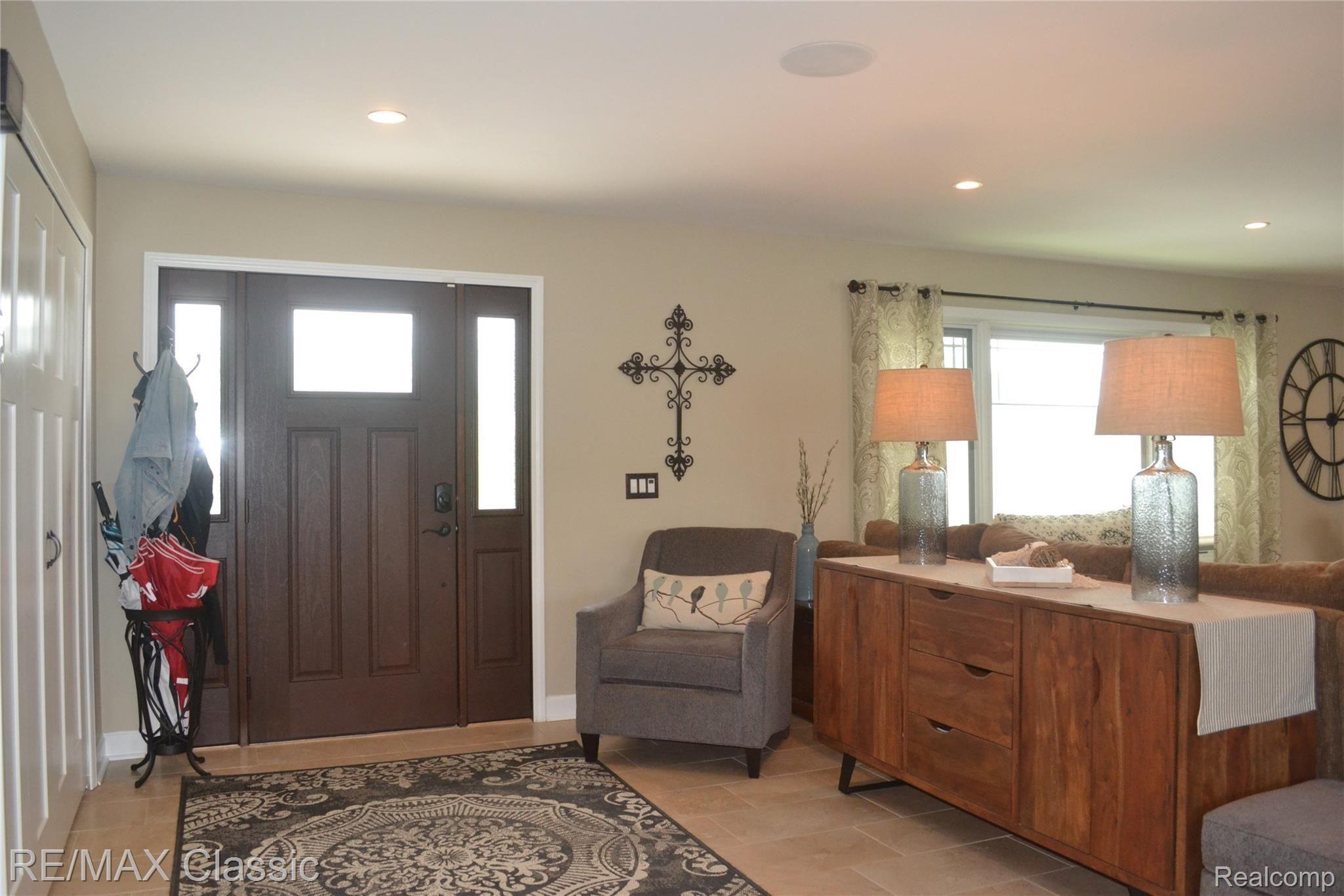 3872 Sleeth Road Commerce Township, MI 48382 - Photo 13 of 51 Foyer