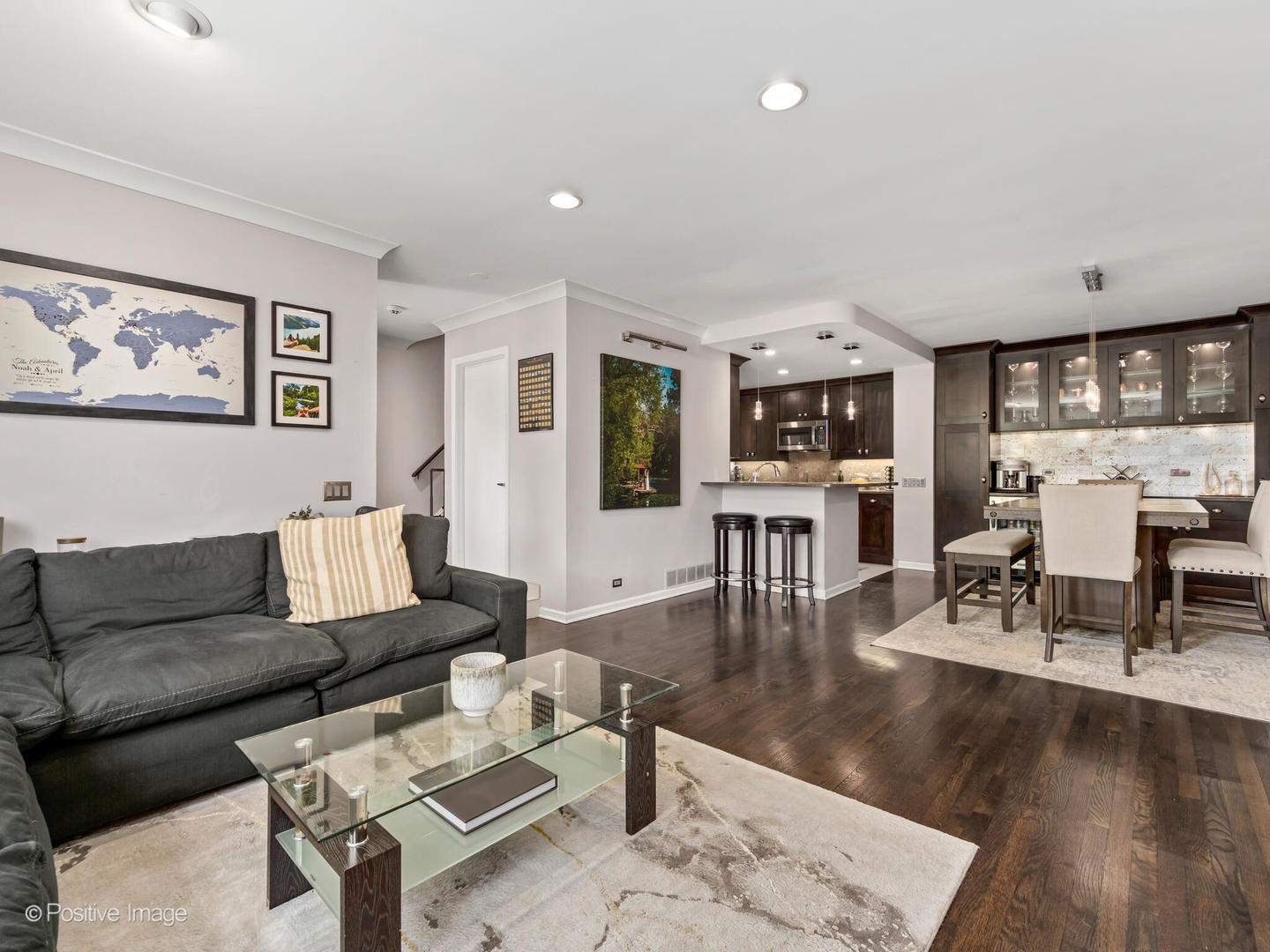 1720 North LaSalle Drive, Unit 1 Chicago, IL 60614 - Photo 5 of 28 a living room with furniture and wooden floor