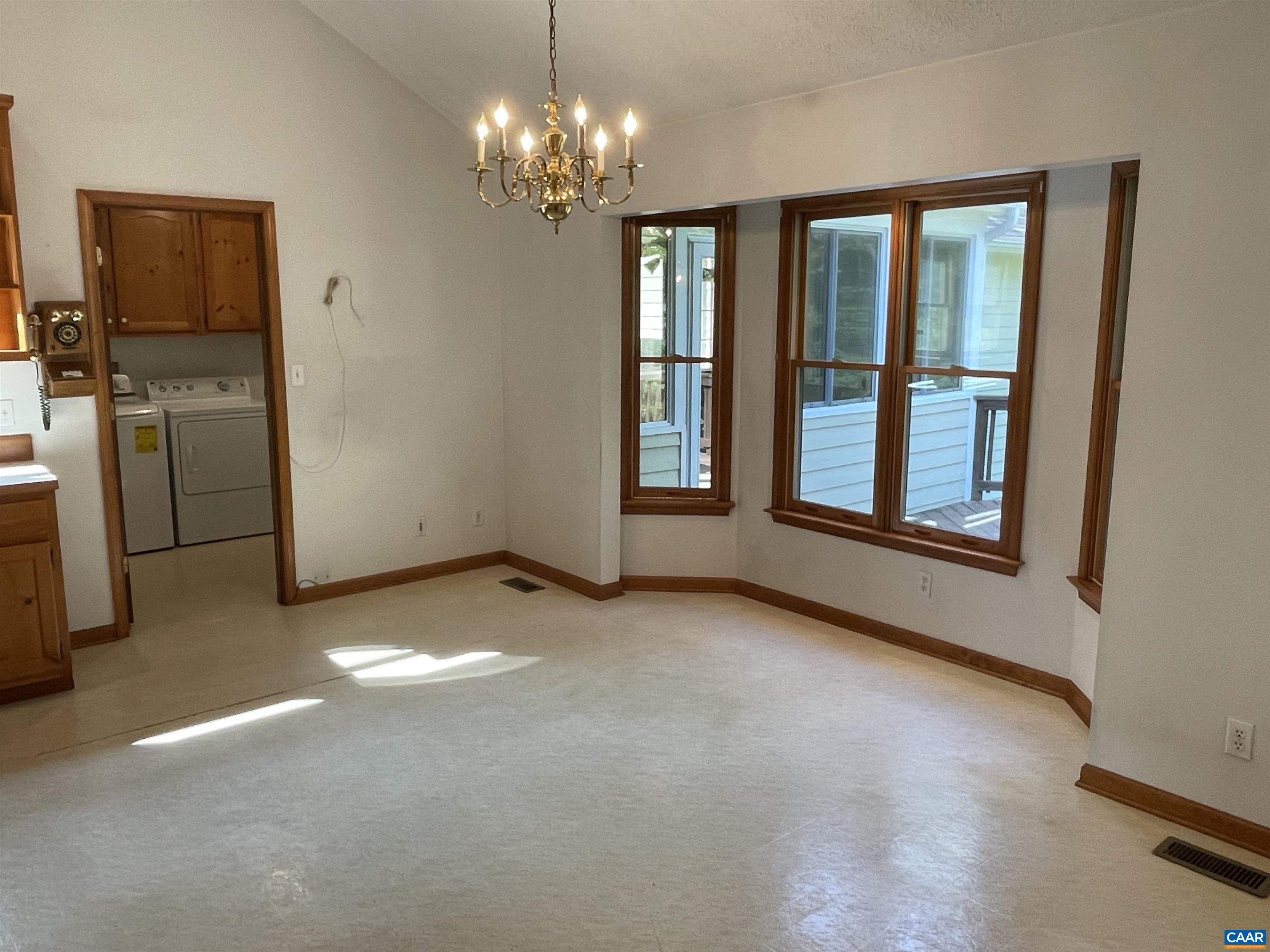34 Fairview Lane Palmyra, VA 22963 - Photo 20 of 37 a view of an empty room with a window