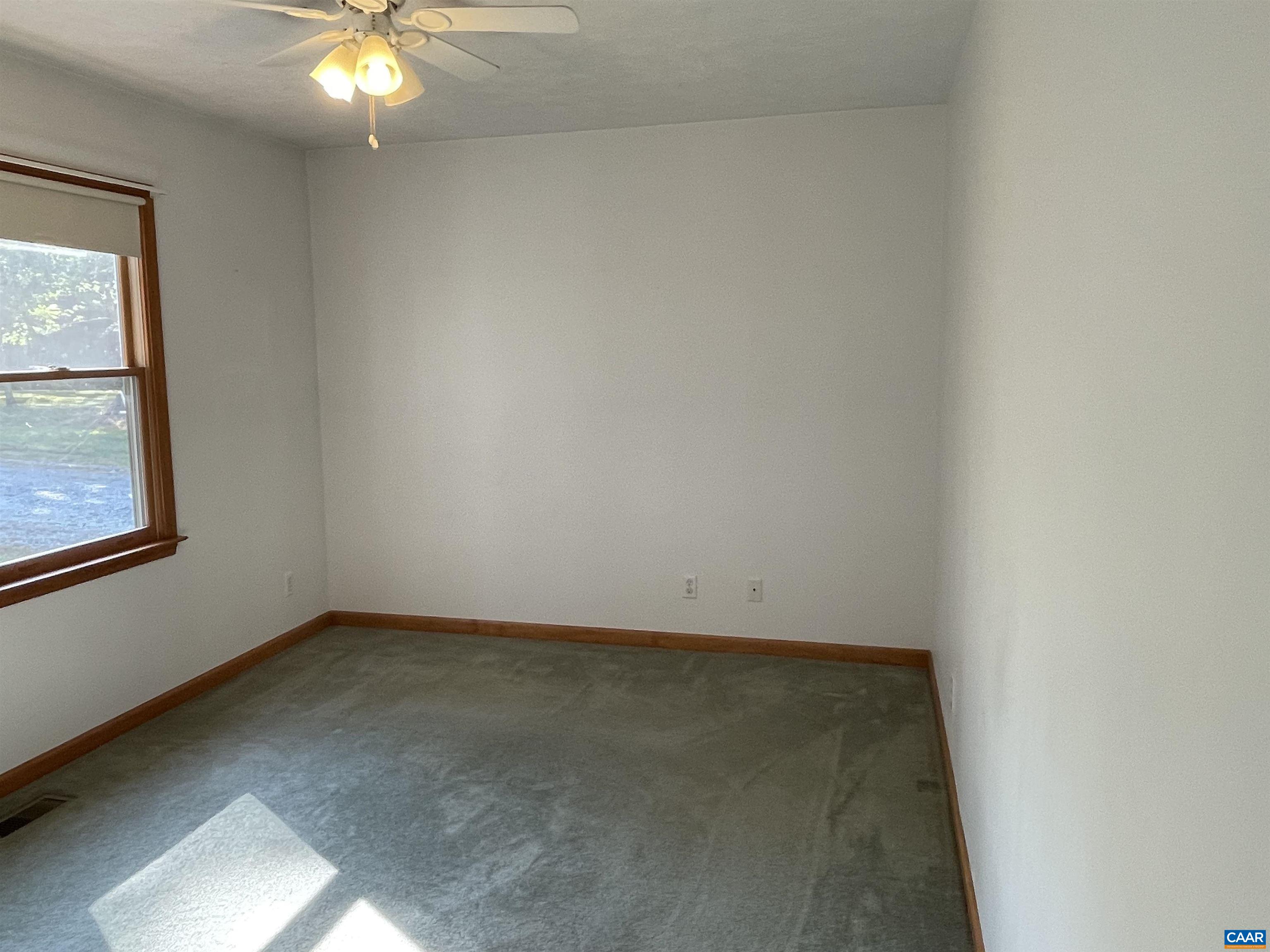 34 Fairview Lane Palmyra, VA 22963 - Photo 27 of 37 an empty room with a window