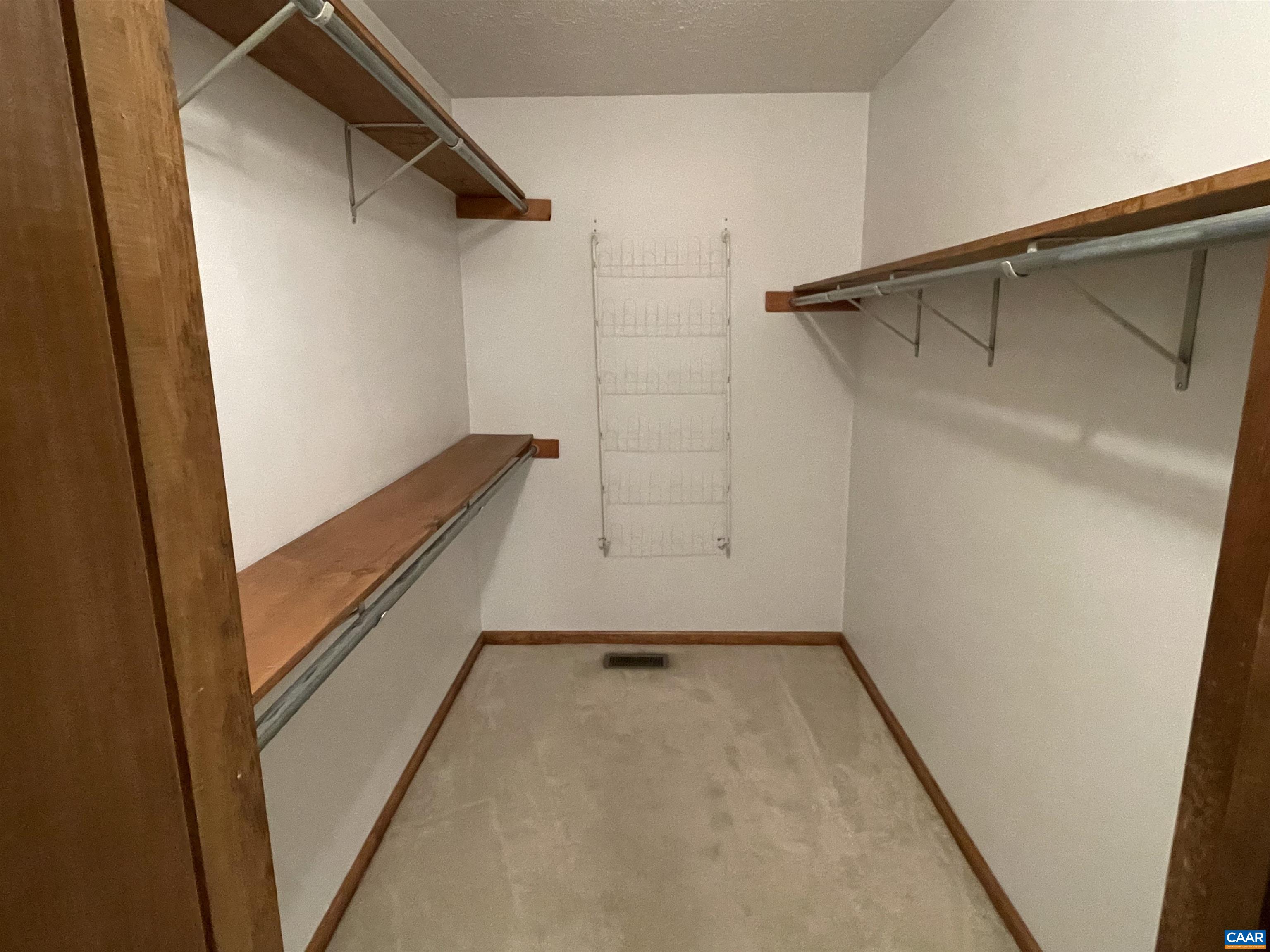 34 Fairview Lane Palmyra, VA 22963 - Photo 28 of 37 a view of a small space