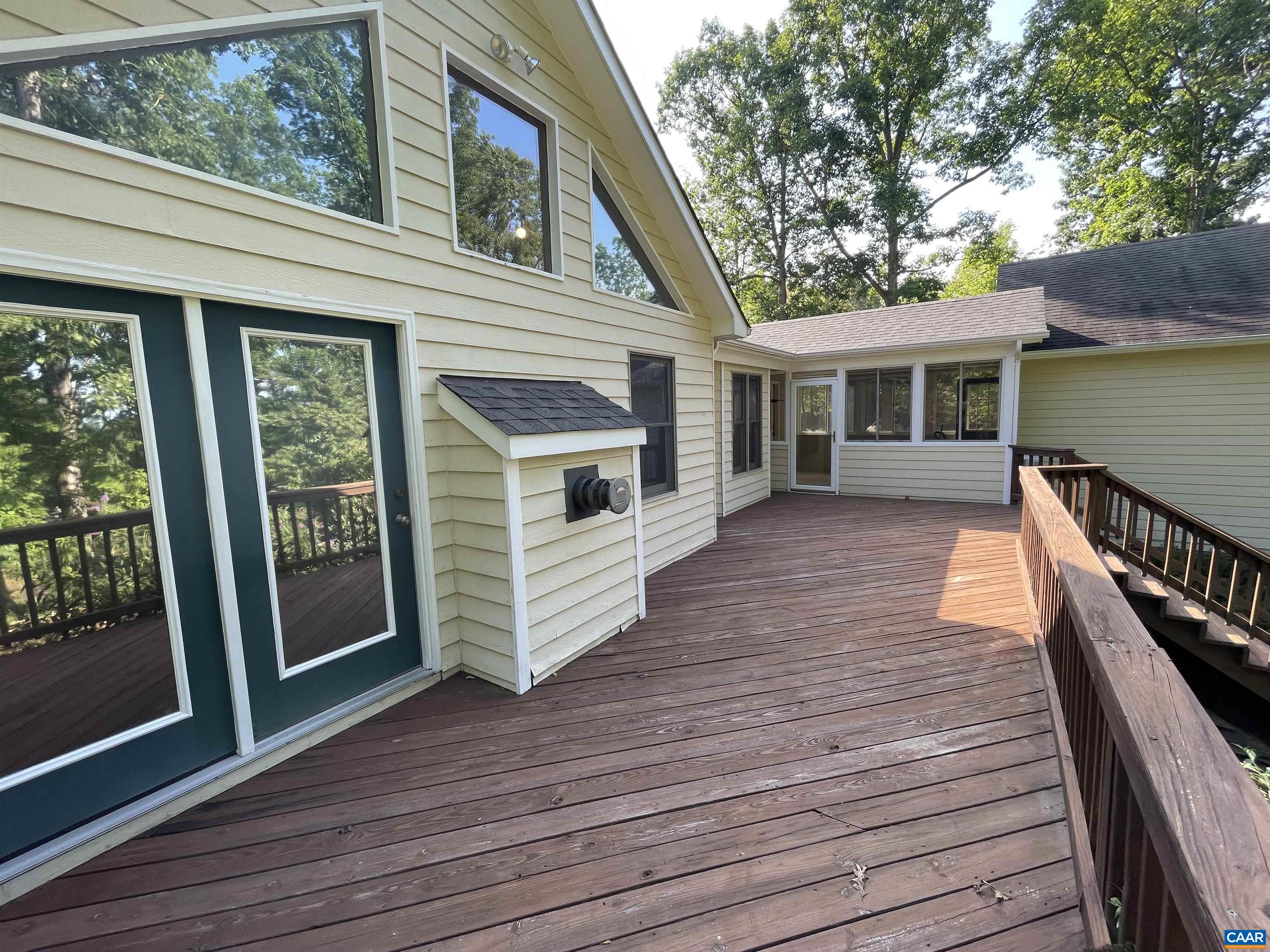 34 Fairview Lane Palmyra, VA 22963 - Photo 3 of 37 a view of a house with a balcony