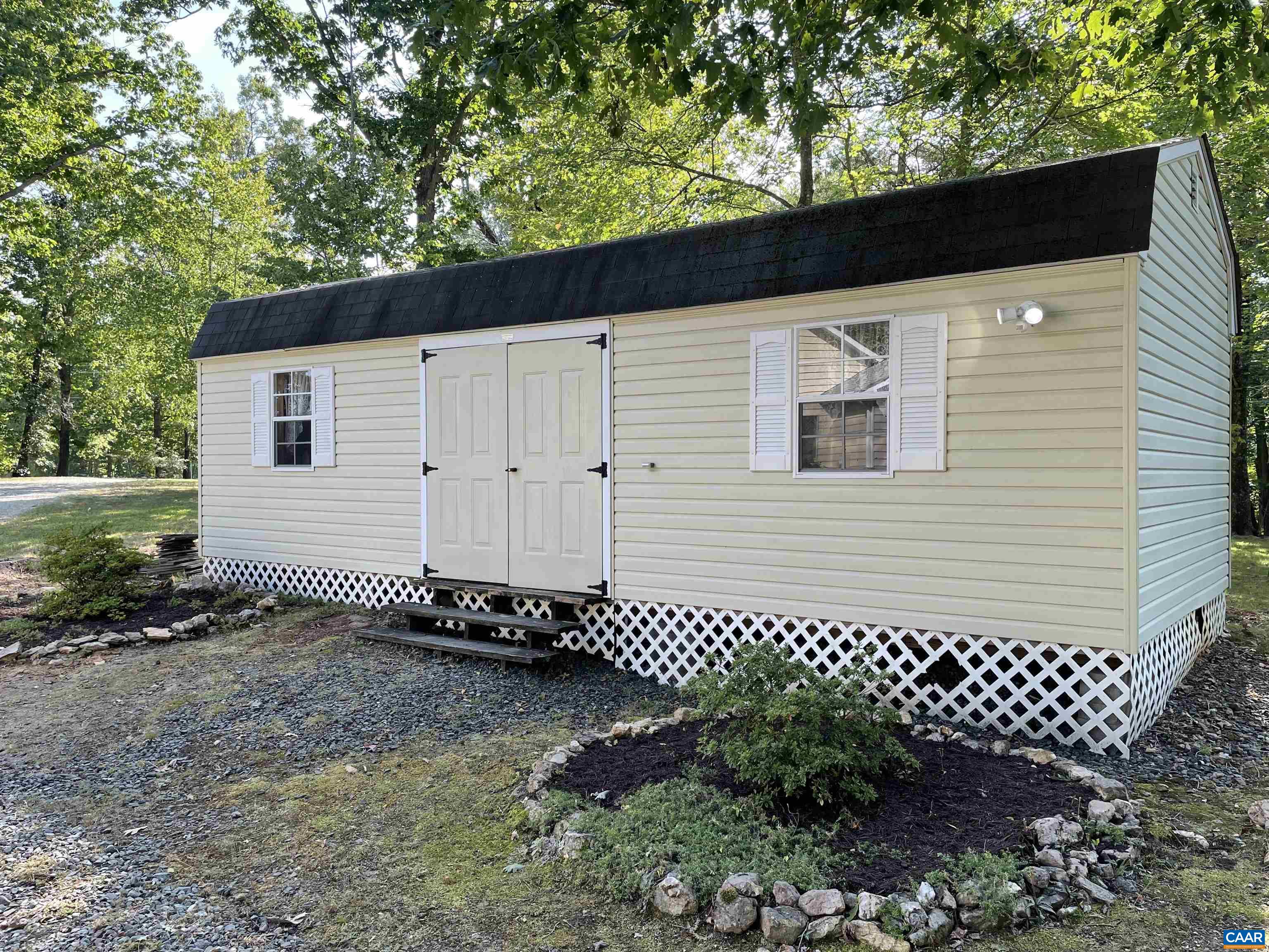34 Fairview Lane Palmyra, VA 22963 - Photo 33 of 37 a backyard of a house with lots of green space