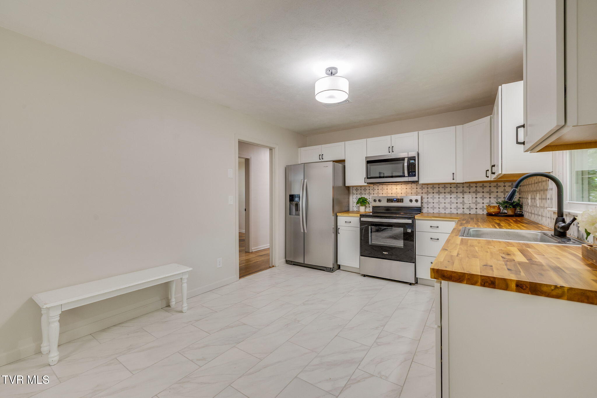 151 Taylortown Road Johnson City, TN 37601 - Photo 9 of 26 011