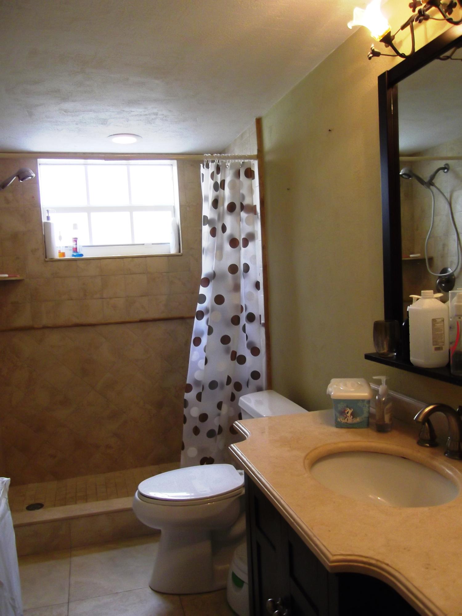7438 Chablis Court Boca Raton, FL 33433 - Photo 4 of 27 Guest Bathroom