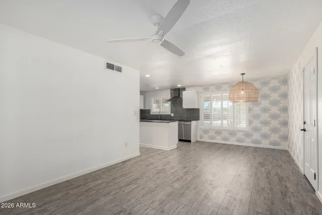 $2,700 | 5807 South Palm Drive, Tempe, AZ 85283