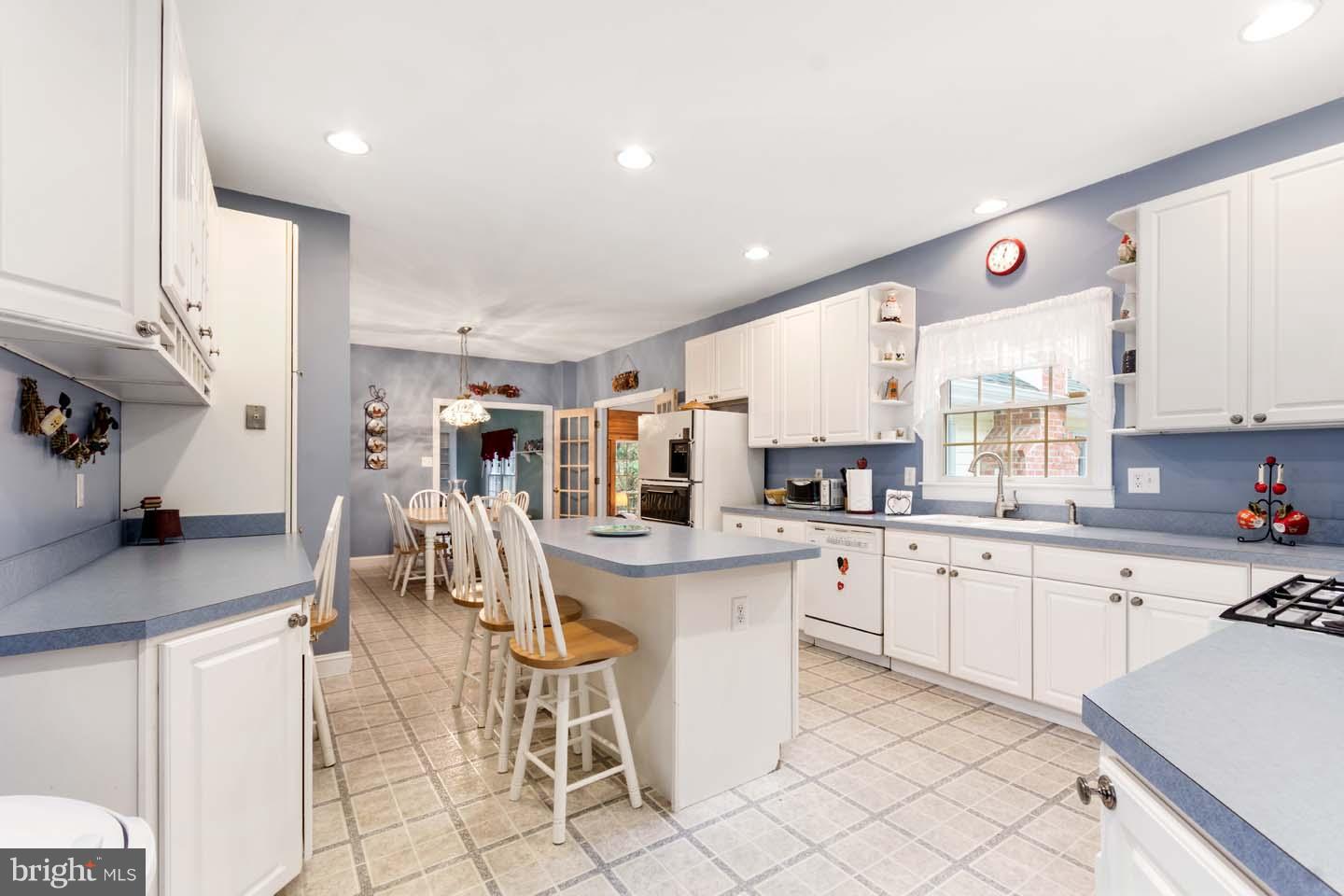 498 Oakshade Road Shamong, NJ 08088 - Photo 11 of 31 Gallery Image 11