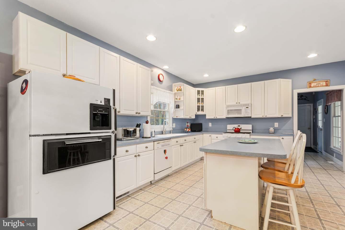 498 Oakshade Road Shamong, NJ 08088 - Photo 10 of 31 Gallery Image 10