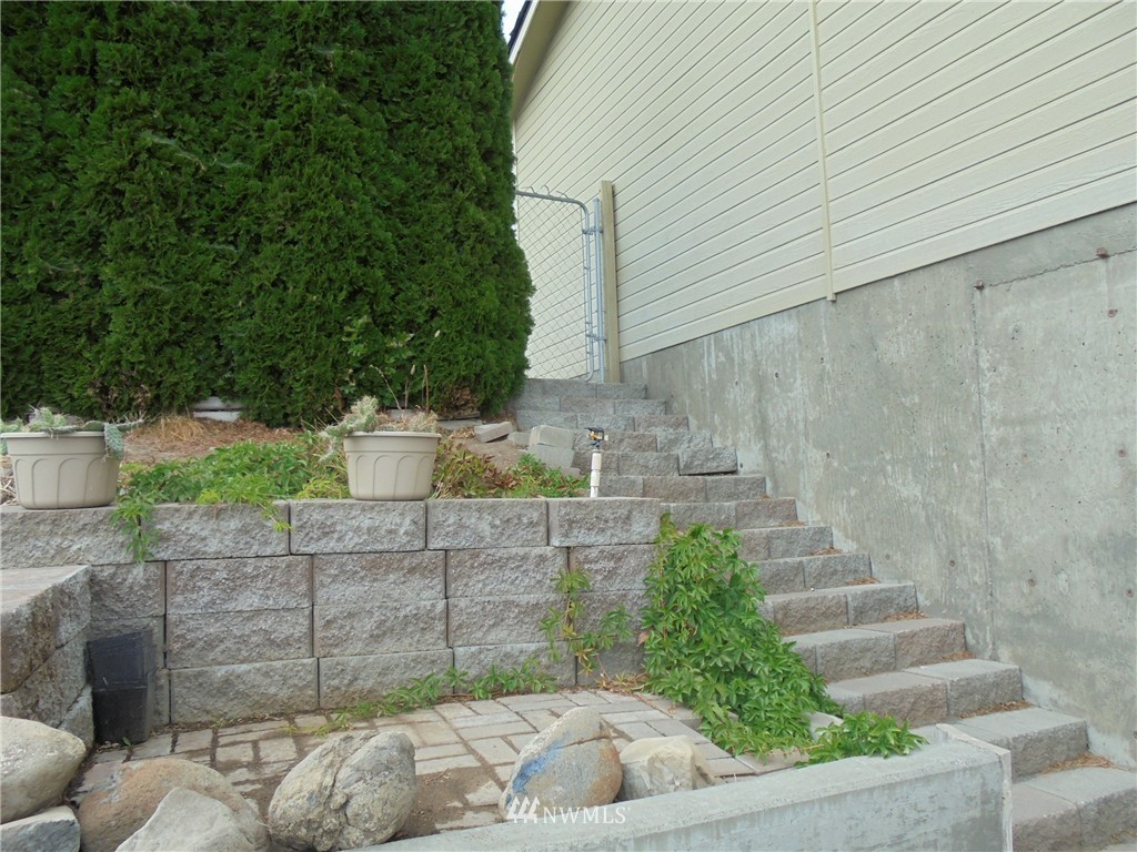 410 Strand Road Ephrata, WA 98823 - Photo 5 of 25