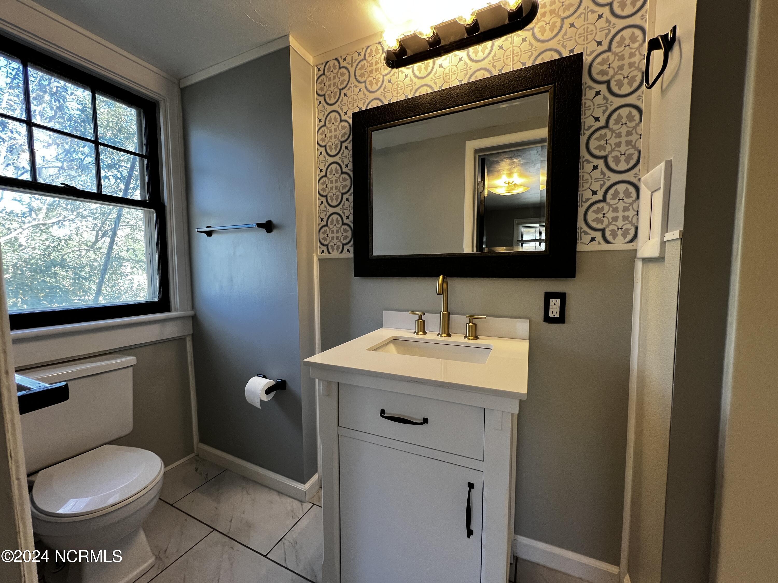 1221 Riverside Avenue, Unit 2B Elizabeth City, NC 27909 - Photo 4 of 6 IMG_3498 2024-04-08 14_46_52