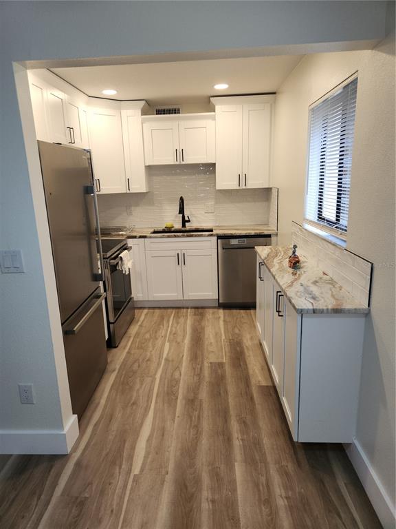 11809 Raintree Lake Lane, Unit B Tampa, FL 33617 - Photo 5 of 6