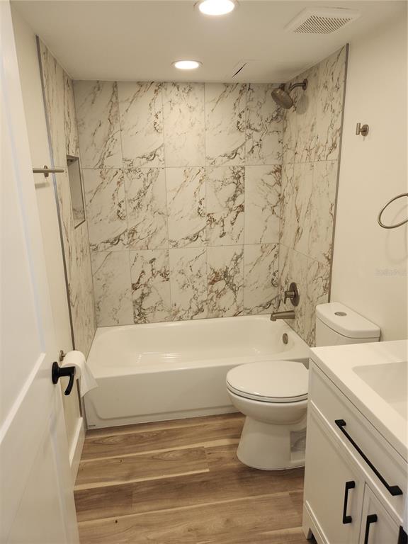 11809 Raintree Lake Lane, Unit B Tampa, FL 33617 - Photo 6 of 6