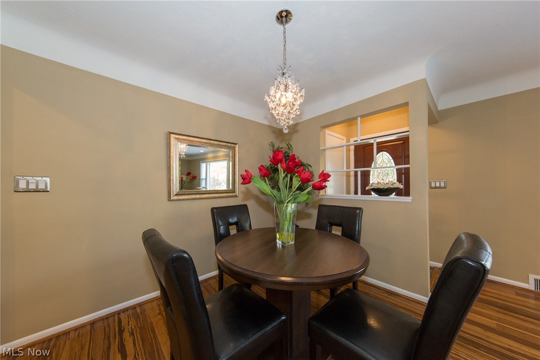 6394 Longridge Road Cleveland, OH 44124 - Photo 6 of 20