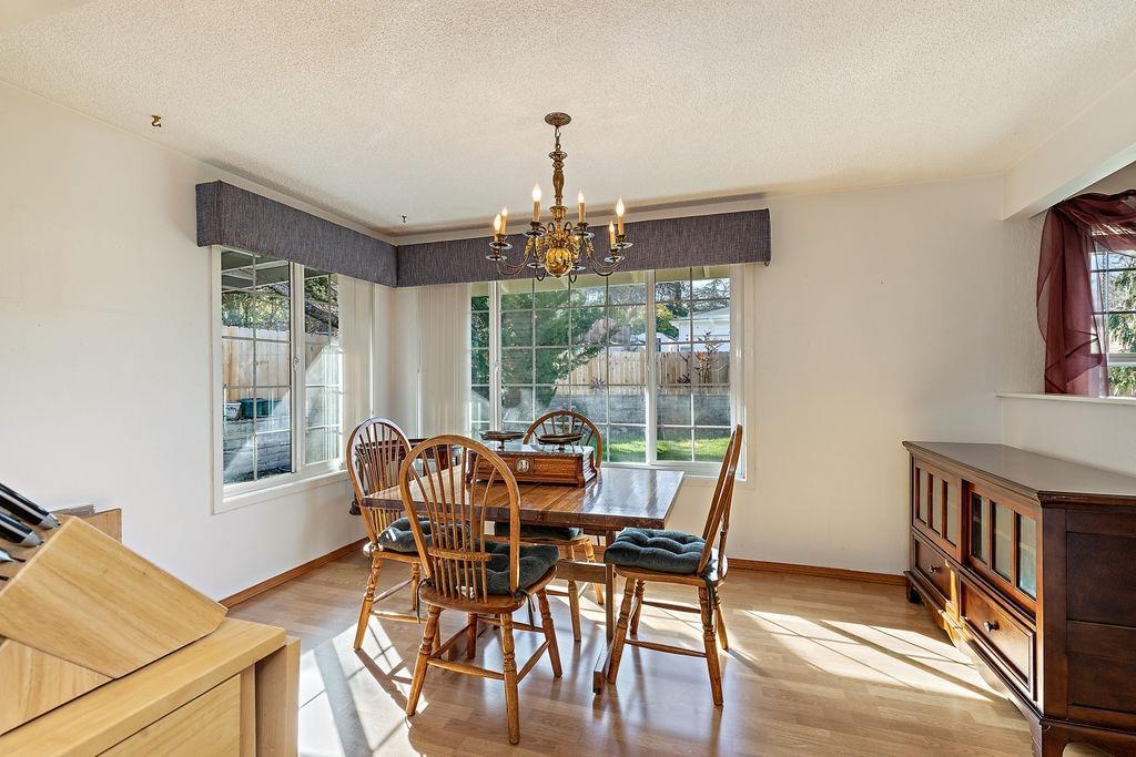 1516 Ridge Way Medford, OR 97504 - Photo 8 of 33 Additional Photo