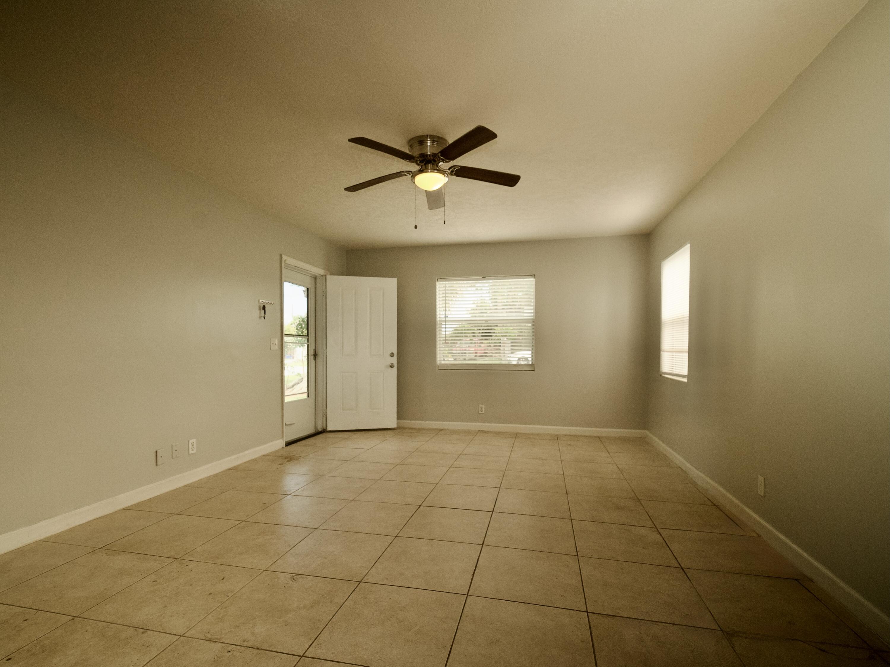 158 West 25th Street Riviera Beach, FL 33404 - Photo 4 of 24 43 - 17