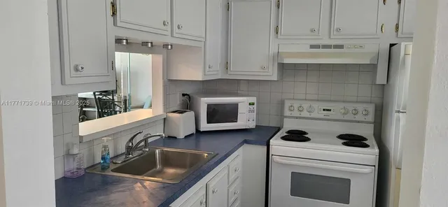 $85,000 | 4700 Northwest 35th Street, Unit 511, Lauderdale Lakes, FL 33319