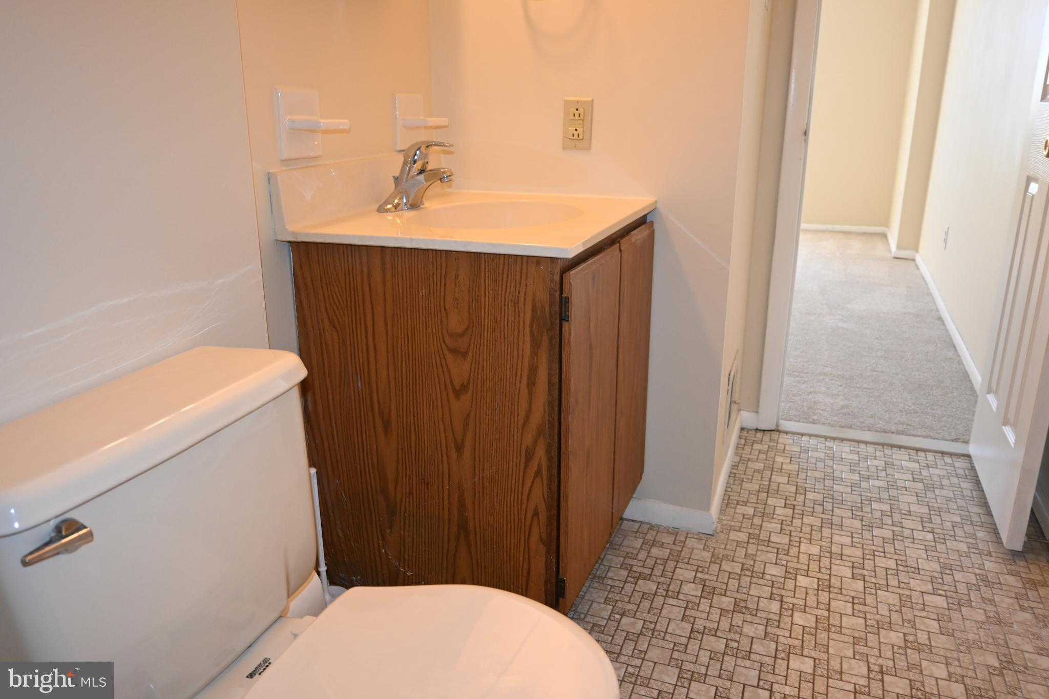 613 St Anthony Lane Upper Darby, PA 19082 - Photo 20 of 30 a bathroom with a sink toilet and shower