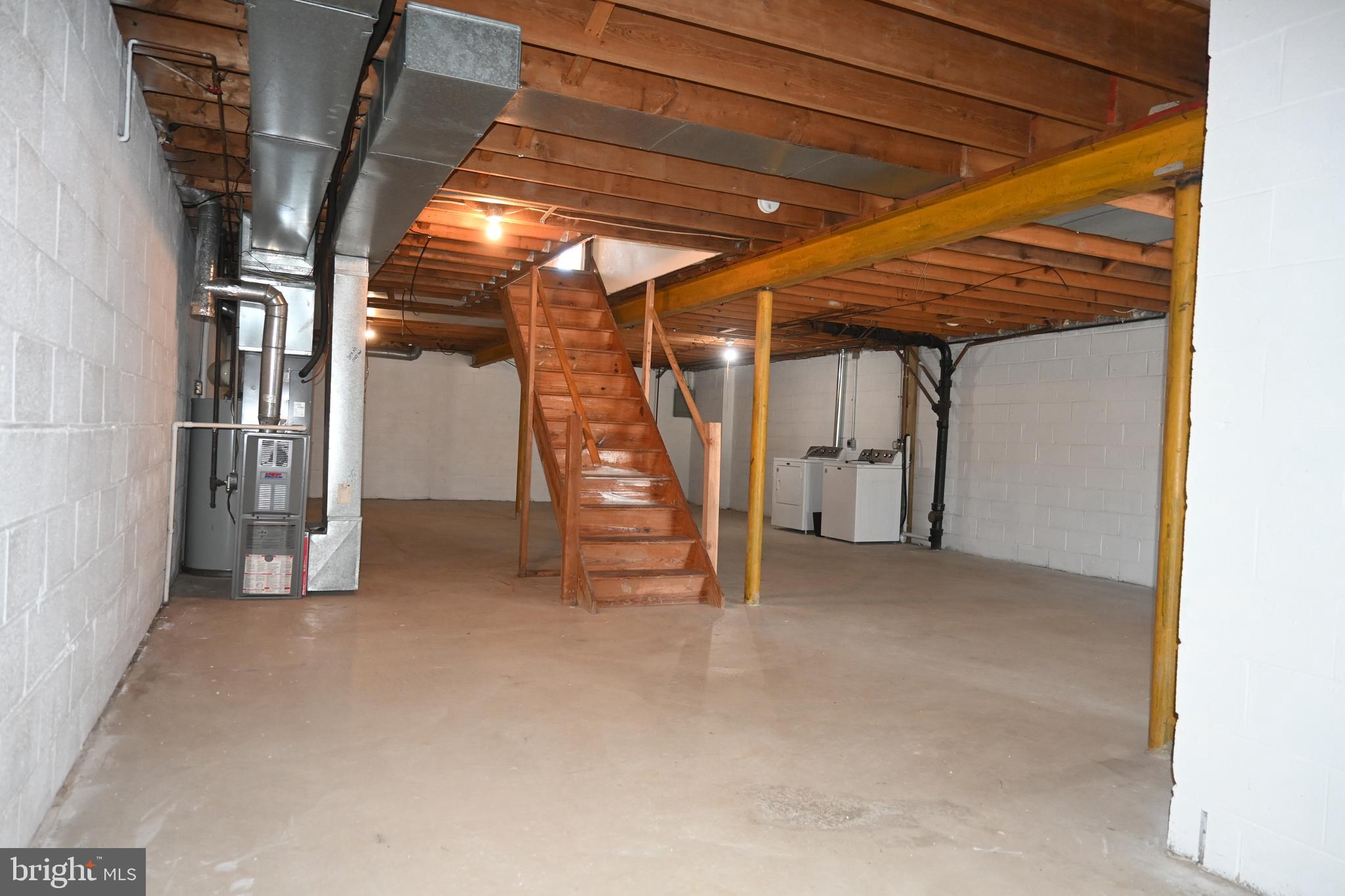 613 St Anthony Lane Upper Darby, PA 19082 - Photo 26 of 30 a view of empty room