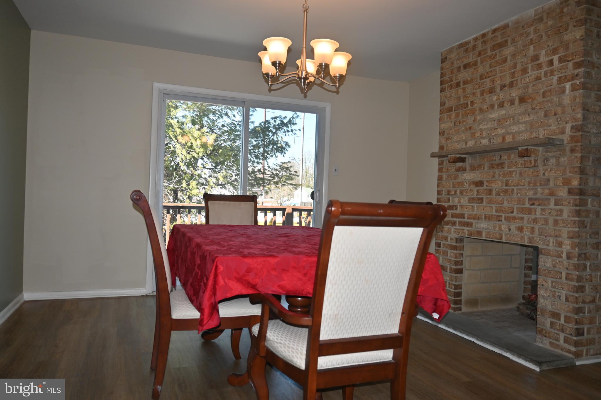 613 St Anthony Lane Upper Darby, PA 19082 - Photo 10 of 30 a dining room with furniture and window