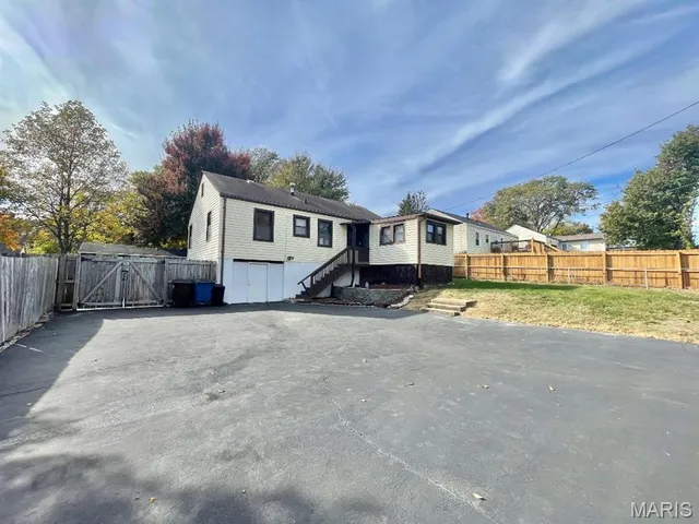 $229,900 | 6919 Greenholly Drive, St. Louis, MO 63123