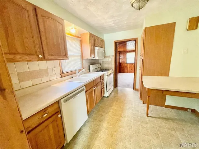 $229,900 | 6919 Greenholly Drive, St. Louis, MO 63123