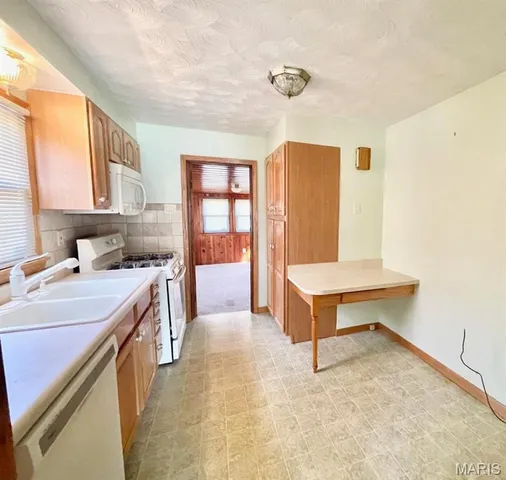 $229,900 | 6919 Greenholly Drive, St. Louis, MO 63123