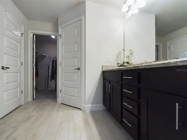 walk in closet with window