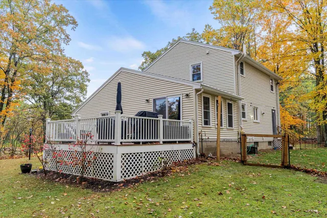 $525,000 | 70 White Rock Hill Road, Bow, NH 03304