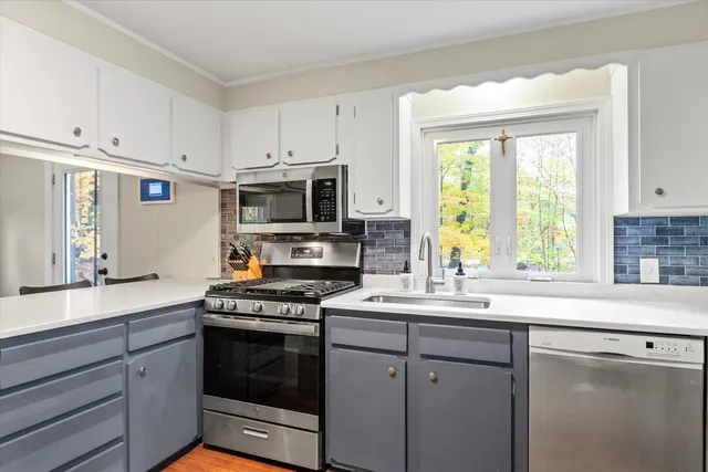 $525,000 | 70 White Rock Hill Road, Bow, NH 03304