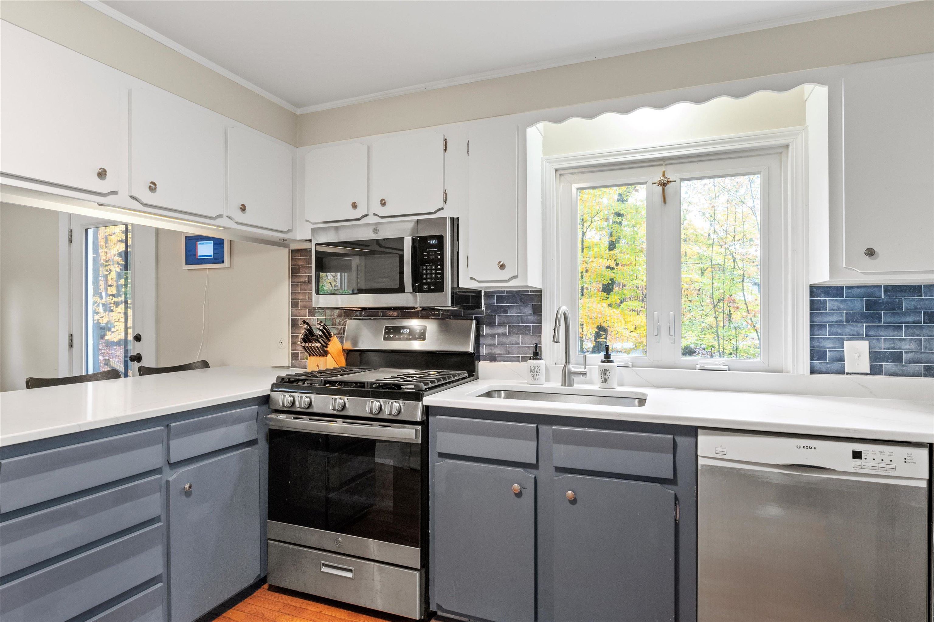 70 White Rock Hill Road Bow, NH 03304 - Photo 8 of 34