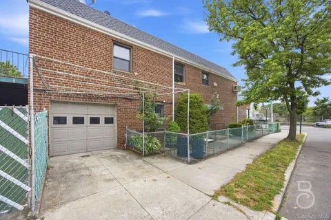 $1,150,000 | 63-01 Borden Avenue | Maspeth