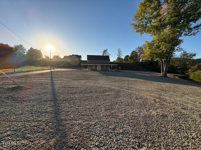 2496 Siam Road Elizabethton, TN 37643 - Photo 7 of 82 06