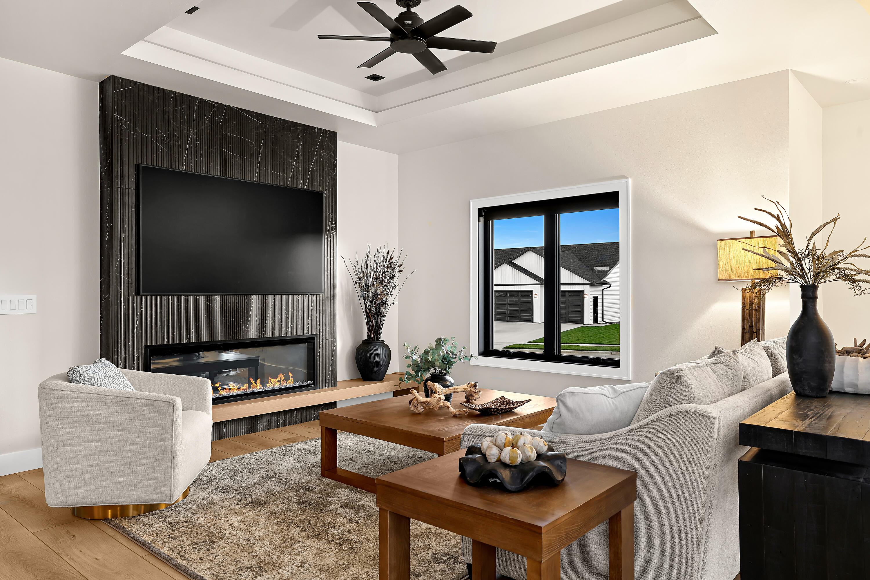 251 Weston Road Holmen, WI 54636 - Photo 7 of 49 Living room