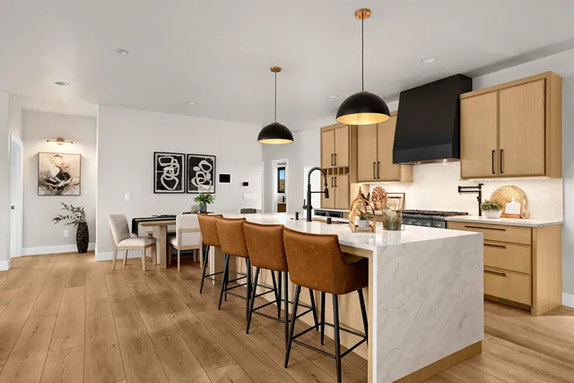 $799,900 | 251 Weston Road, Holmen, WI 54636