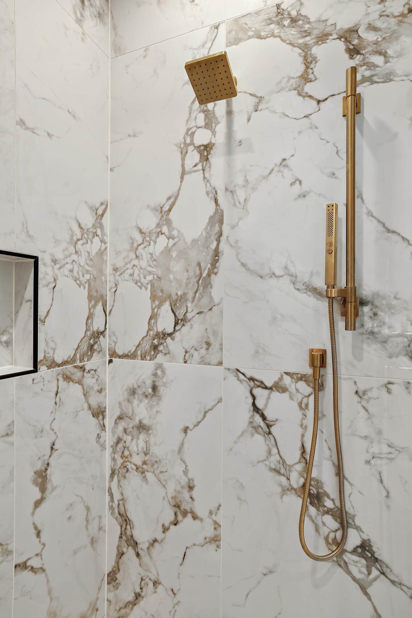 251 Weston Road Holmen, WI 54636 - Photo 21 of 49 Custom shower