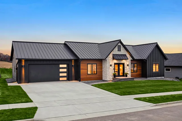 $799,900 | 251 Weston Road, Holmen, WI 54636