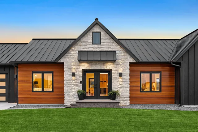 $799,900 | 251 Weston Road, Holmen, WI 54636