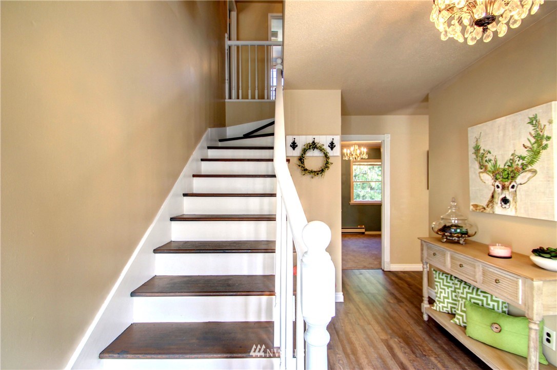 15375 Josh Wilson Road Burlington, WA 98233 - Photo 4 of 25 Gallery Image 4