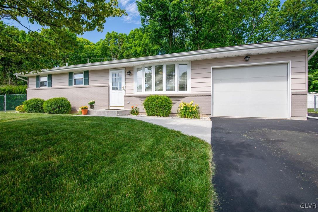 1735 Hampton Road Bethlehem, PA 18020 - Photo 1 of 30 Gallery Image 1