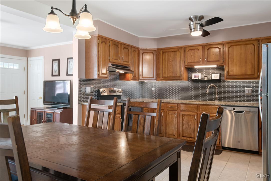 1735 Hampton Road Bethlehem, PA 18020 - Photo 11 of 30 Gallery Image 11