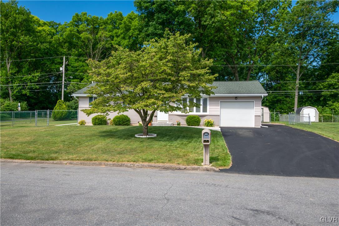 1735 Hampton Road Bethlehem, PA 18020 - Photo 3 of 30 Gallery Image 3