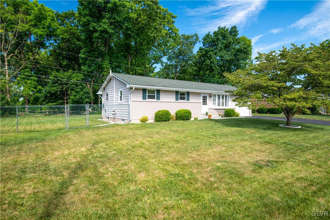 1735 Hampton Road Bethlehem, PA 18020 - Photo 5 of 30 Gallery Image 5