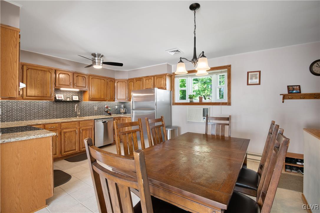 1735 Hampton Road Bethlehem, PA 18020 - Photo 9 of 30 Gallery Image 9