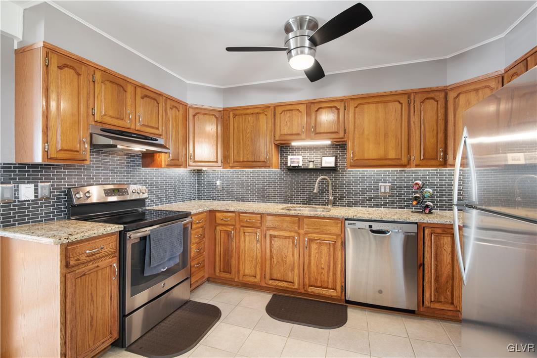 1735 Hampton Road Bethlehem, PA 18020 - Photo 10 of 30 Gallery Image 10