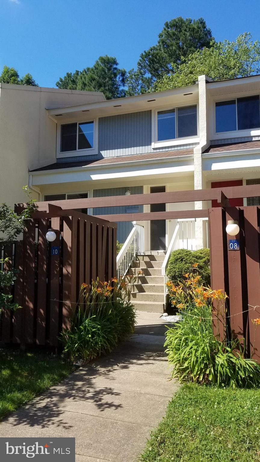 2410 Southgate Square Reston, VA 20191 - Photo 1 of 3