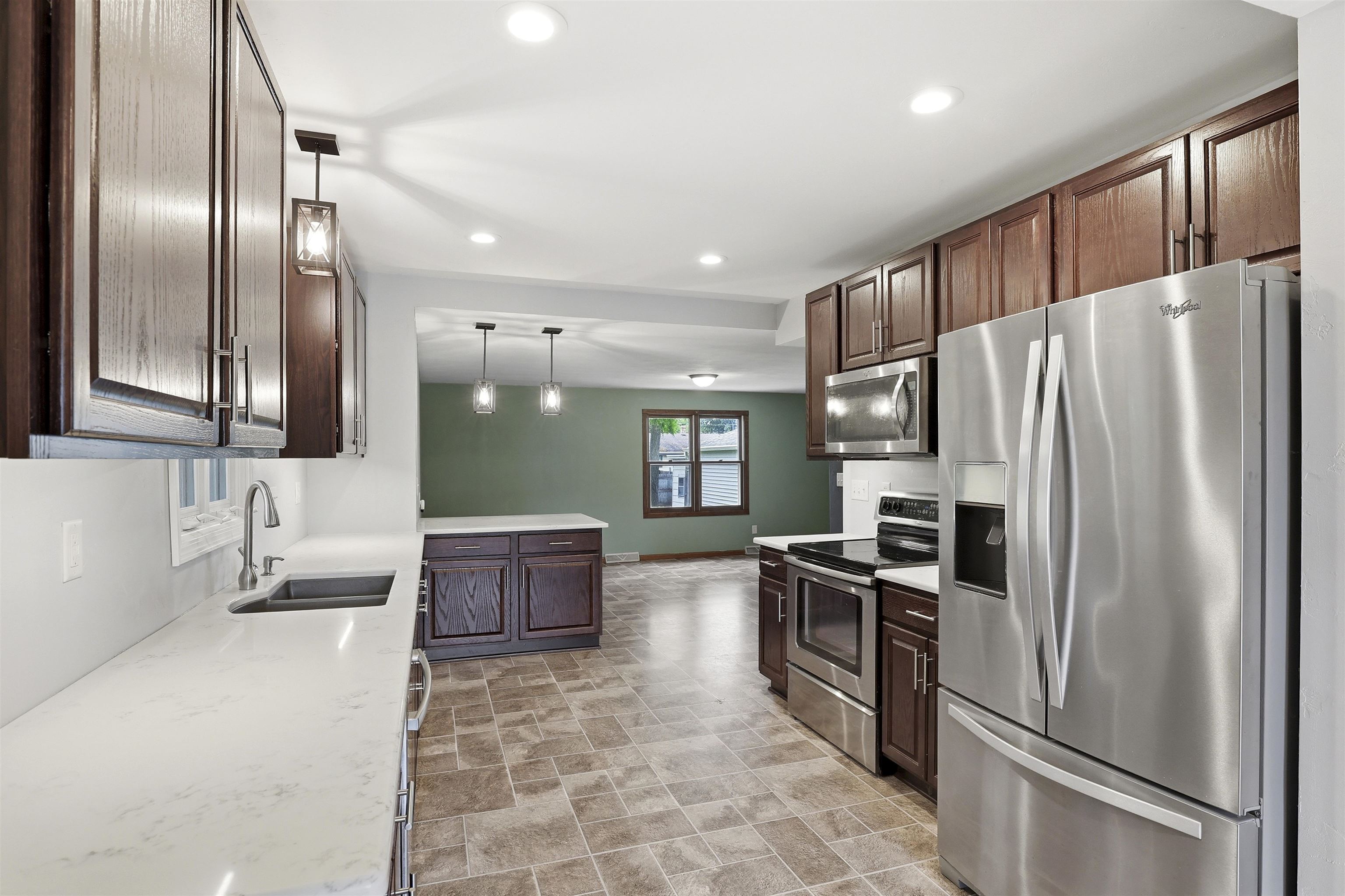 821 South Weimar Street Appleton, WI 54915 - Photo 11 of 37