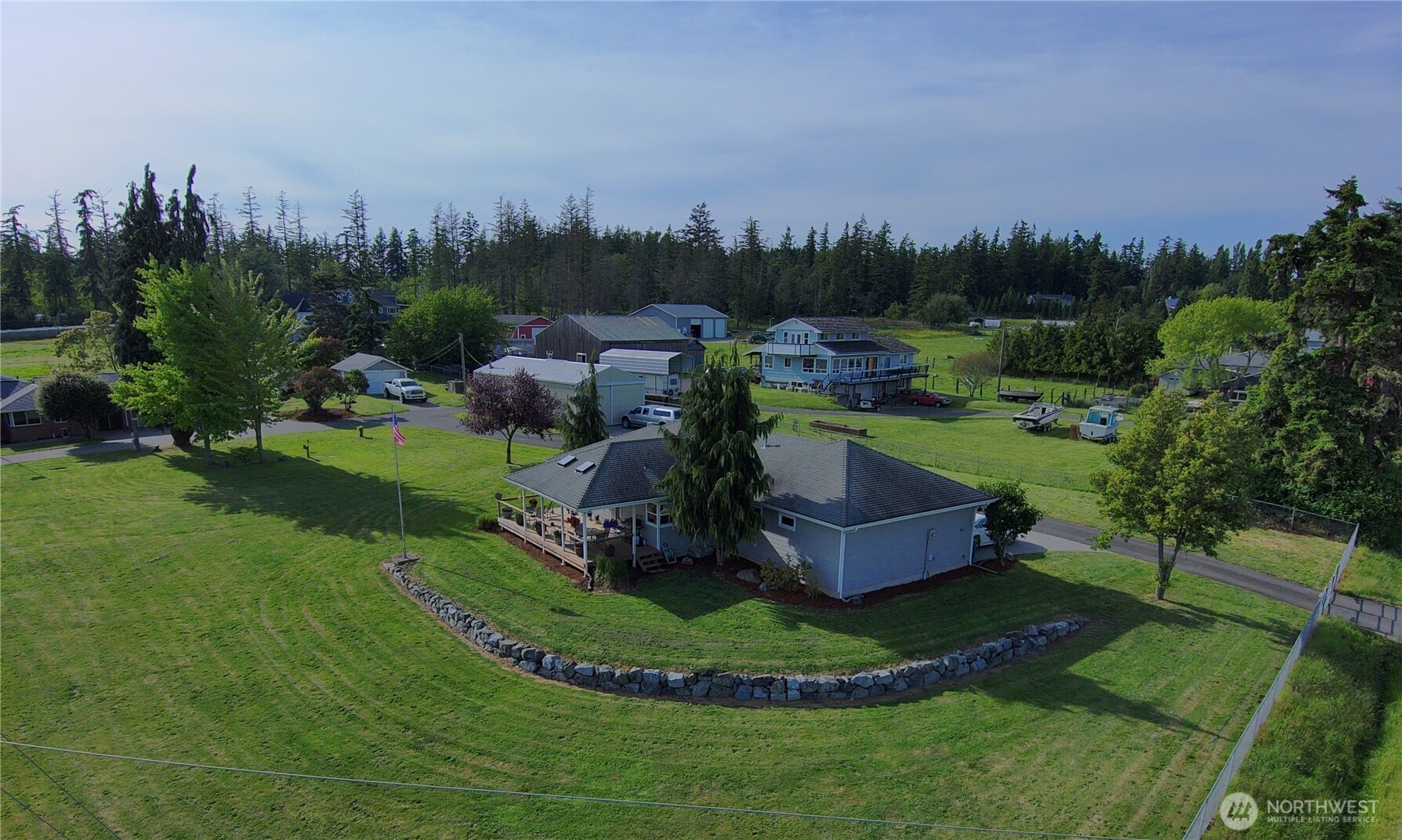 851 Heichel Road Camano Island, WA 98282 - Photo 8 of 40 Gallery Image 8