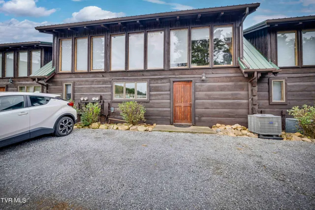 $1,550 | 2390 West Allens Bridge Road, Unit 3, Greeneville, TN 37743