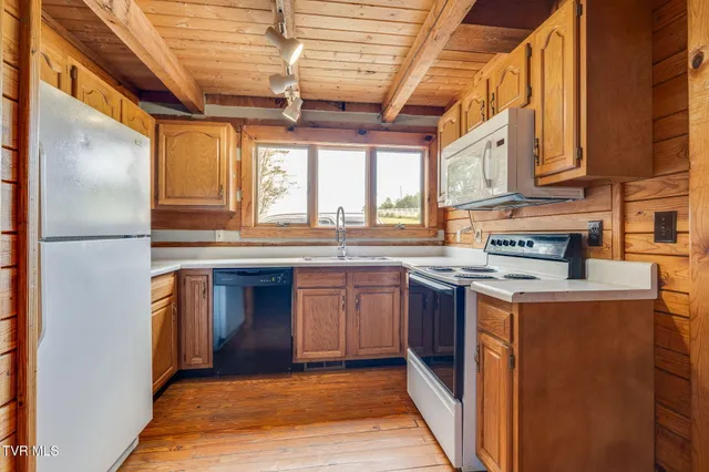 $1,550 | 2390 West Allens Bridge Road, Unit 3, Greeneville, TN 37743