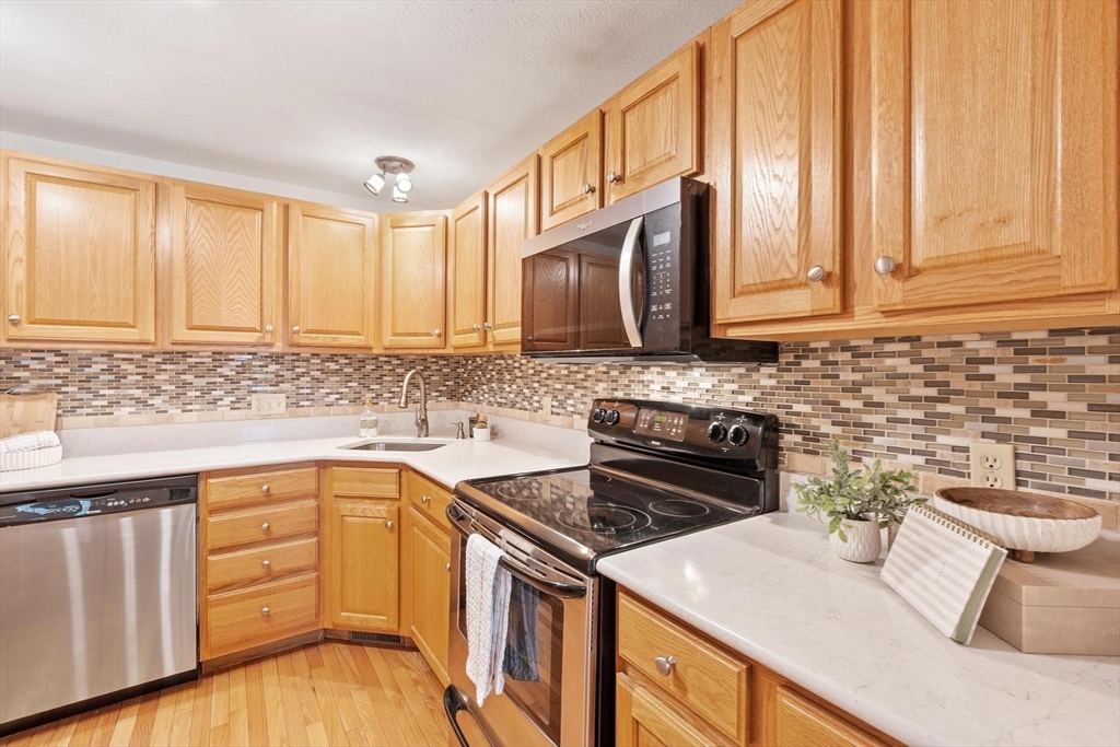 33 Green Briar Road, Unit 33 Fitchburg, MA 01420 - Photo 11 of 36